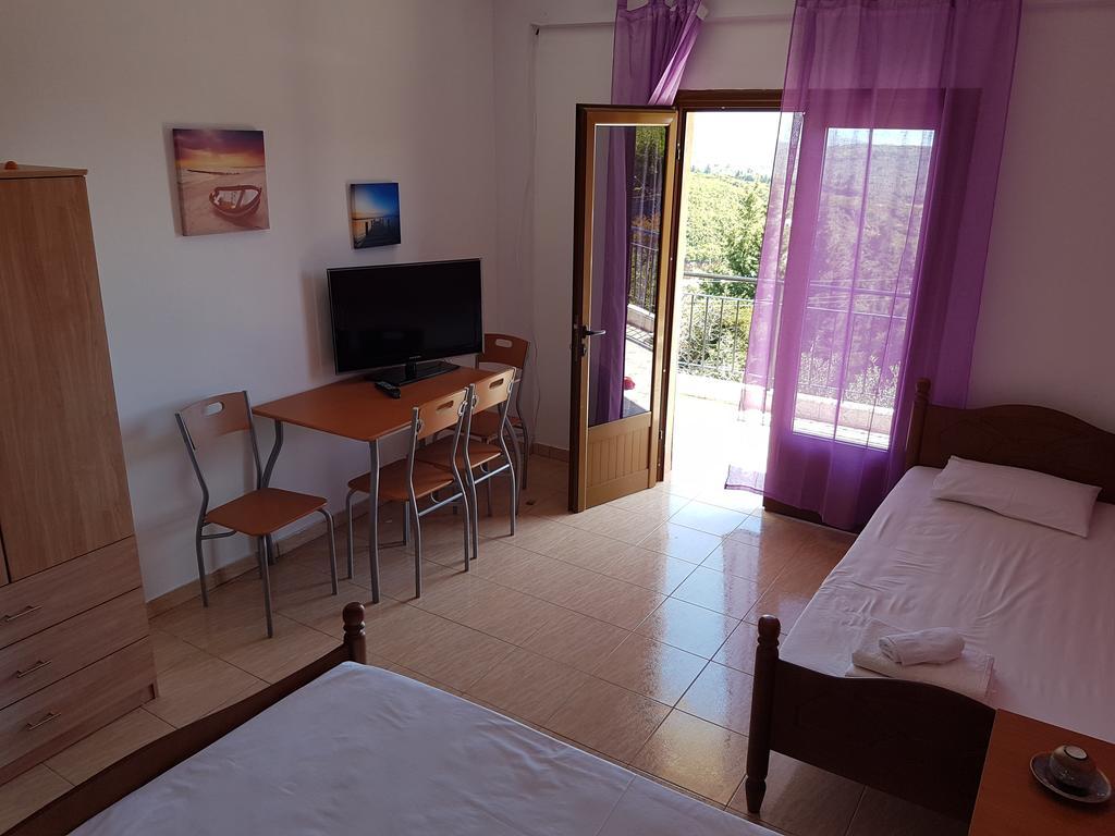 Vila Melpo Apartments Ilias Eksteriør billede